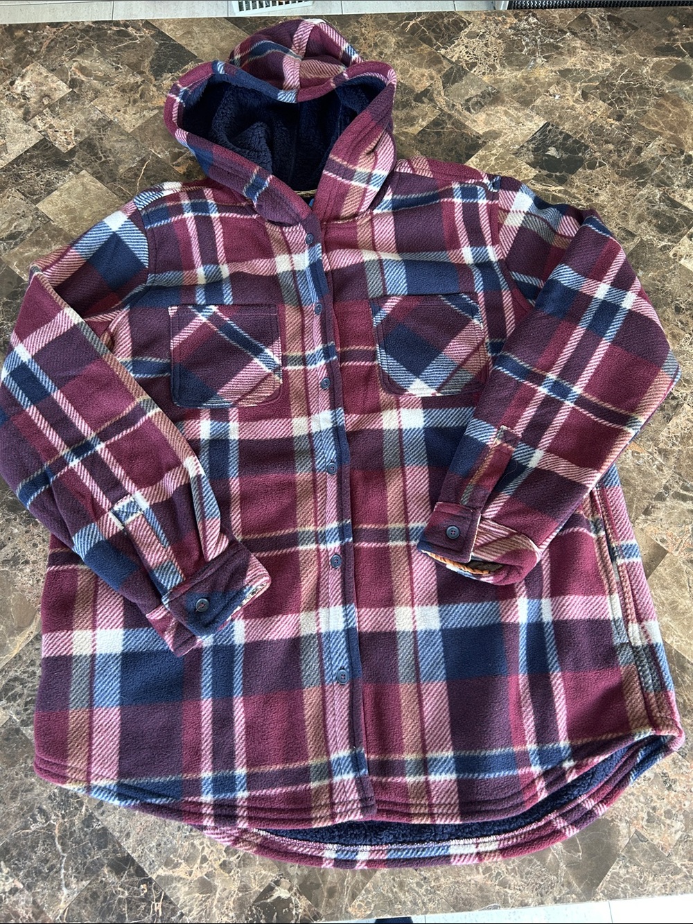NWT 🆕 Realtree Hooded Plaid Fleece Shacket - Burgundy & Navy, Fully Lined size L